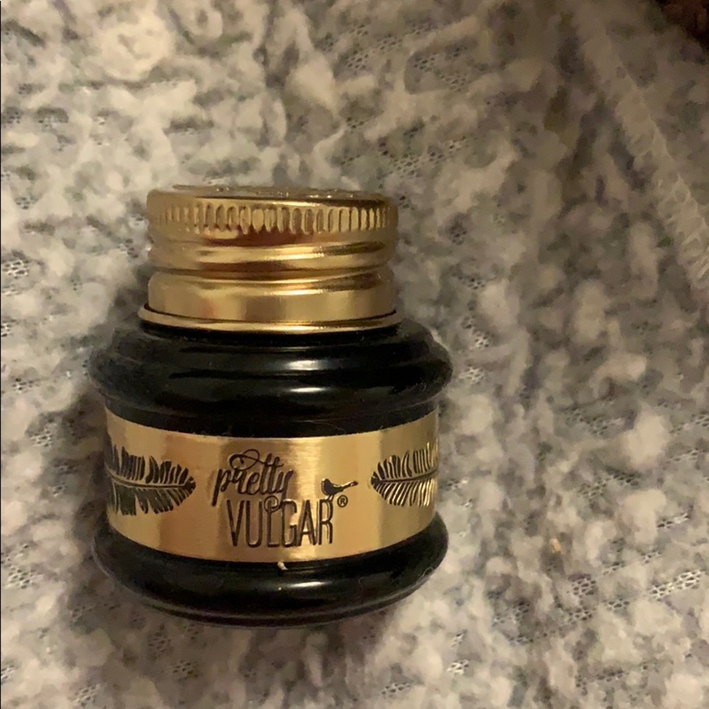 Pretty Vulgar Gel linger in black!